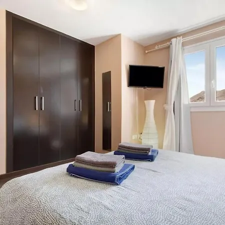 Solymar Villa *