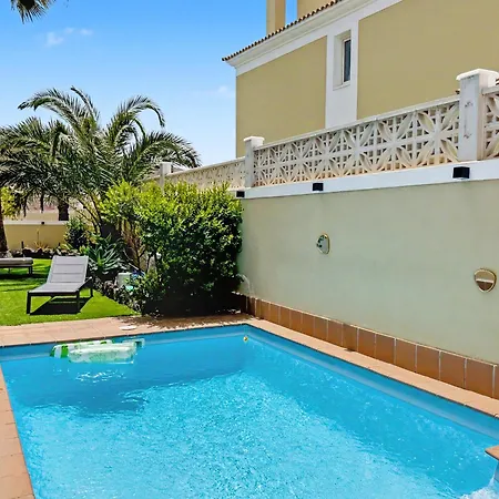 Villa Solymar - Private Heated Pool & Fiber-optic Wifi *