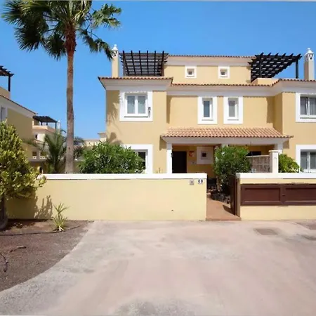 Solymar - Private Heated Pool & Fiber-optic Wifi Villa Corralejo