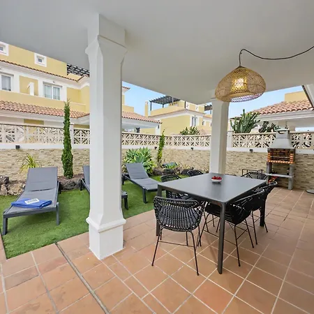 Solymar - Private Heated Pool & Fiber-optic Wifi Corralejo