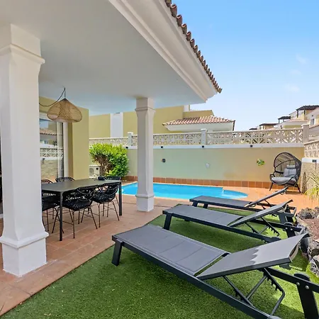 Solymar - Private Heated Pool & Fiber-optic Wifi Villa