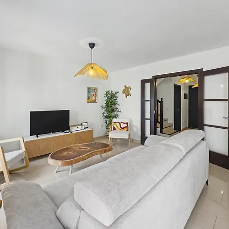 Solymar - Private Heated Pool & Fiber-optic Wifi * Corralejo
