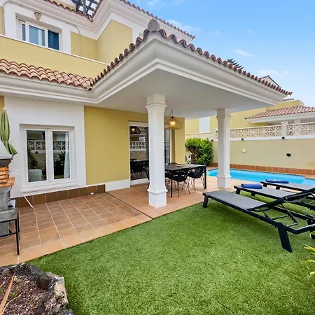 Villa Solymar - Private Heated Pool & Fiber-optic Wifi